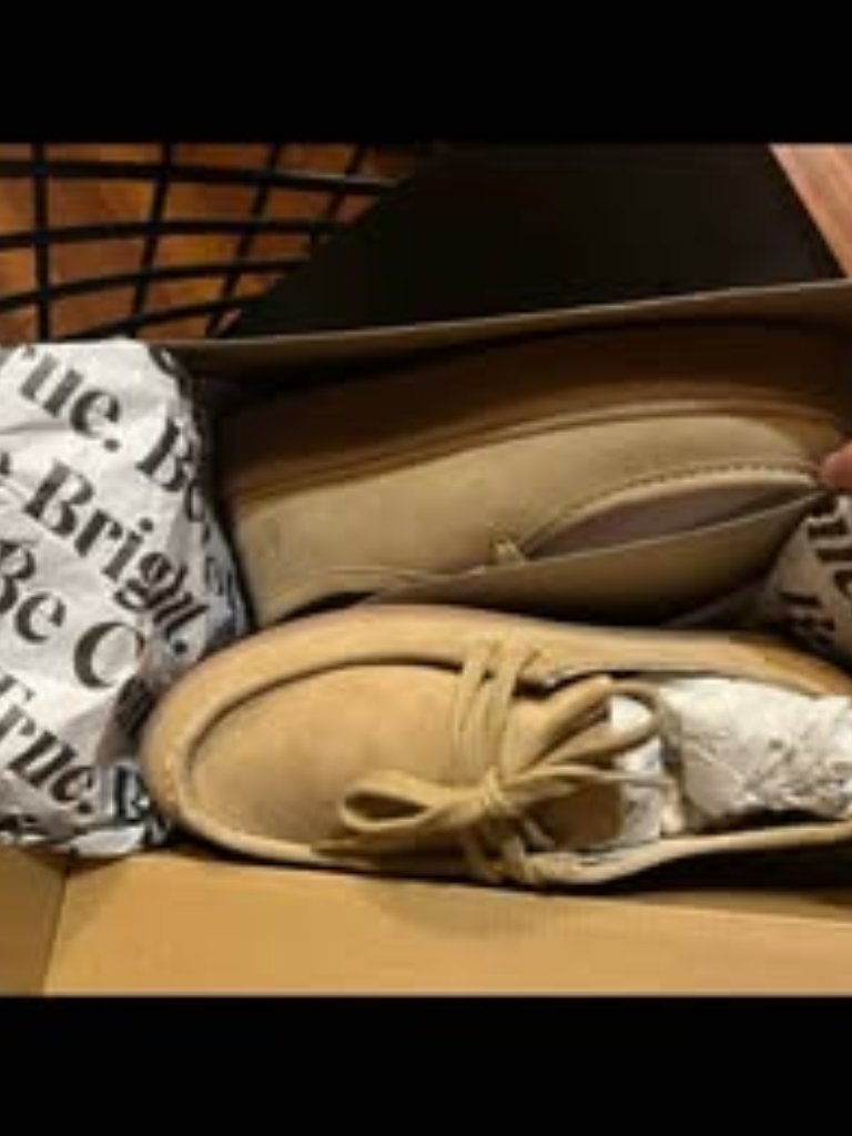 Brand New Hush Puppies Size 9w